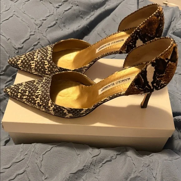 Manolo Blahnik Black and Brown Patterned Heels - Picture 2 of 6